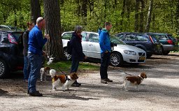 DSC09697 Verzamelen voor de wandeling bij theehuis 't Hooge erf Hoge Vuursche